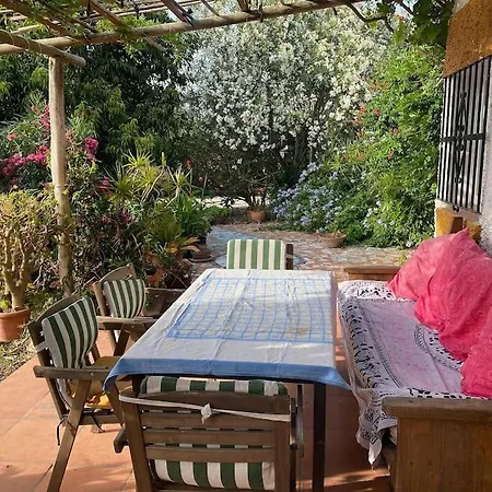 Holiday home Perro Andaluz With Flower Garden In Zahora